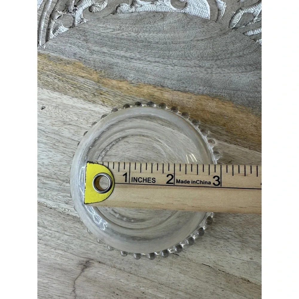 Unbranded clear glass